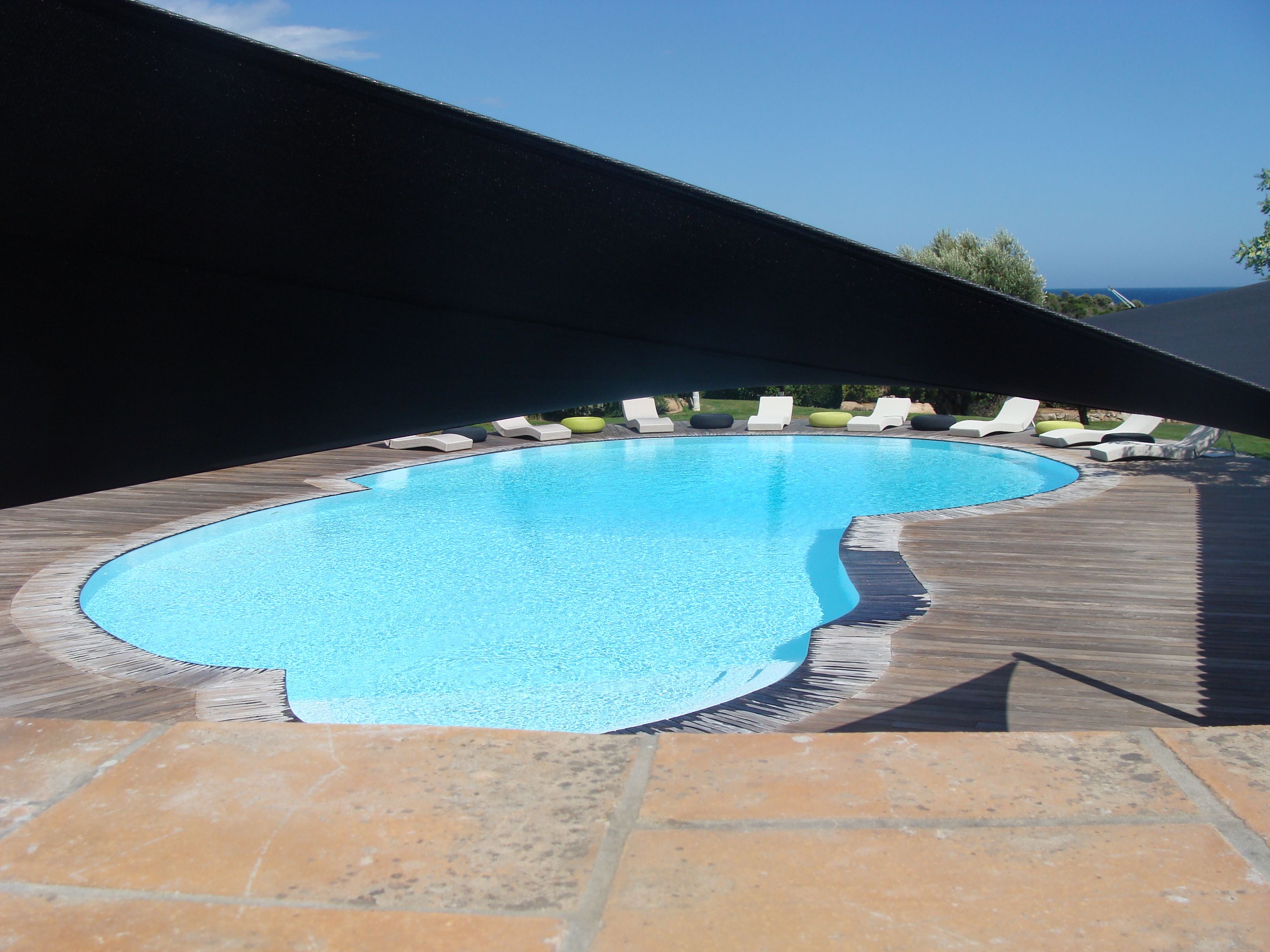 toile d'ombrage pour piscine