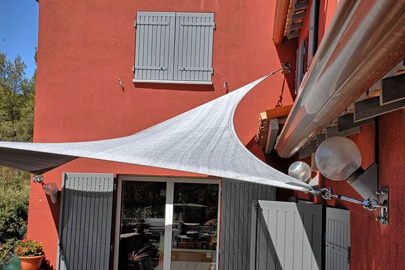toile d'ombrage sur mesure
